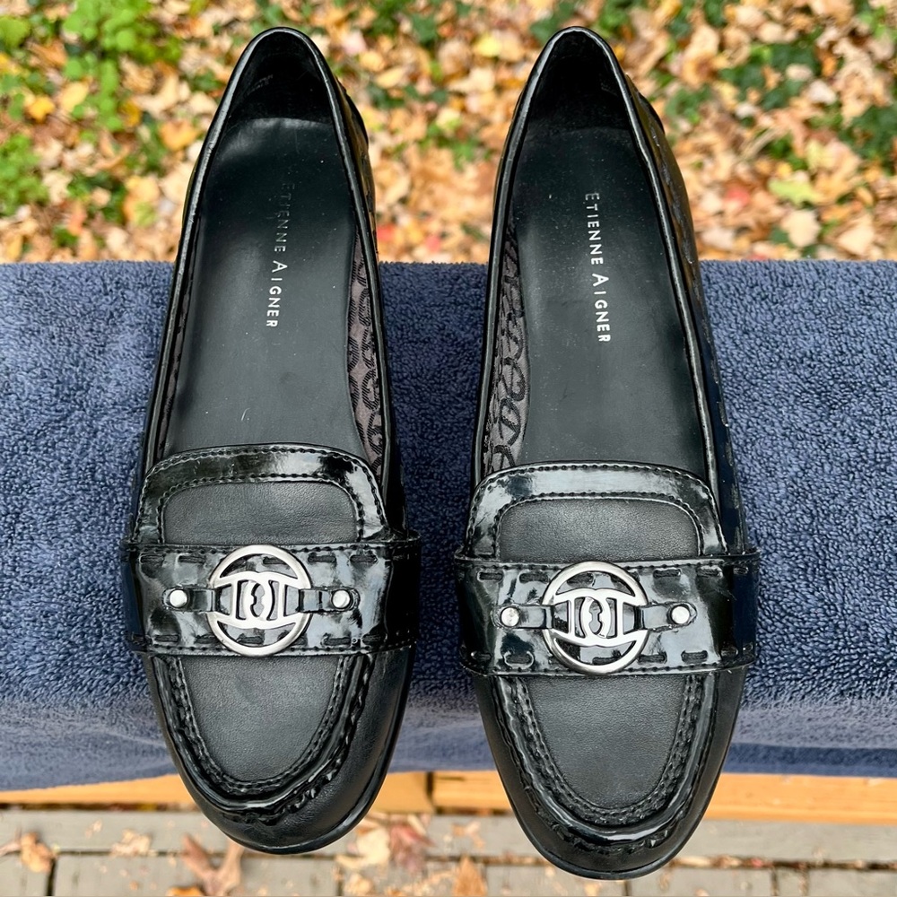 NWOT Etienne Aigner black patent leather leather loafer shoe + silver accent